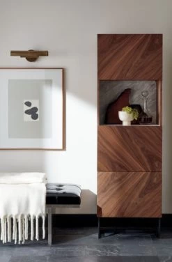 Gallery Brass Picture Frame With White Mat 4"x6" -Chic Living Shop AtriumTuftedBlackPatentLeatherJN19