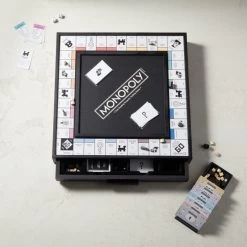 Special-Edition Monopoly ®
