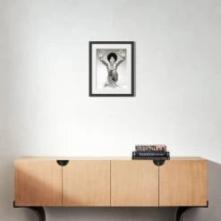 'Diana Ross Reaching Out' Photographic Print In Black Frame 21.5"x17.5" -Chic Living Shop SEDianaRossBlk21p5x17p5S22 3D
