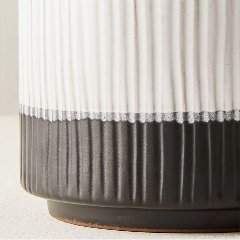 Score Terracotta Utensil Holder 5 Score Terracotta Utensil Holder - Image 3