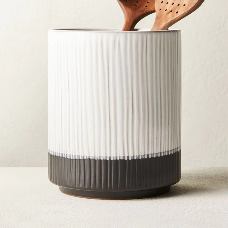 Score Terracotta Utensil Holder 4 Score Terracotta Utensil Holder - Image 2