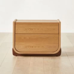 Stivale 2-Drawer Oak Nightstand